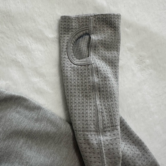 Gymshark Gray Long Sleeve Crop Top - Picture 5 of 5